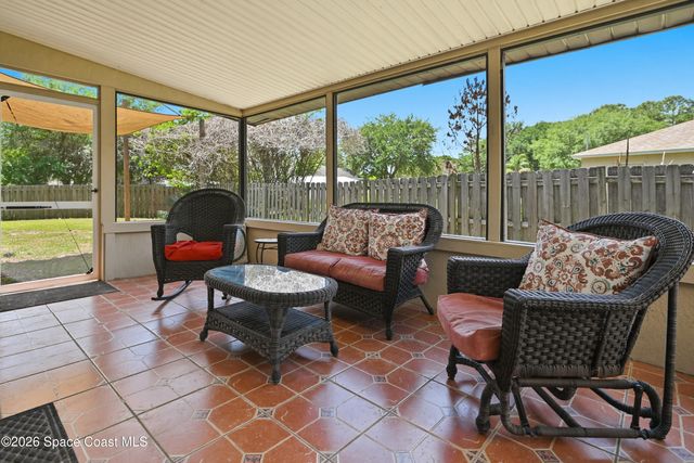 590 Auf Court NW, Palm Bay, FL 32907