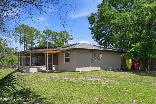 590 Auf Court NW, Palm Bay, FL 32907