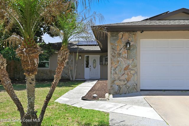 590 Auf Court NW, Palm Bay, FL 32907