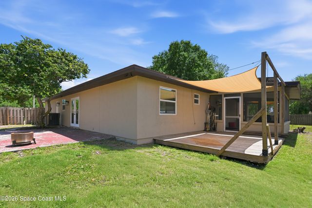 590 Auf Court NW, Palm Bay, FL 32907