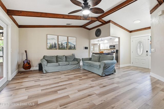 590 Auf Court NW, Palm Bay, FL 32907