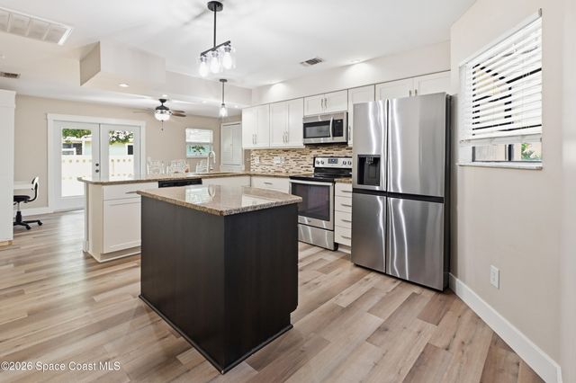 590 Auf Court NW, Palm Bay, FL 32907