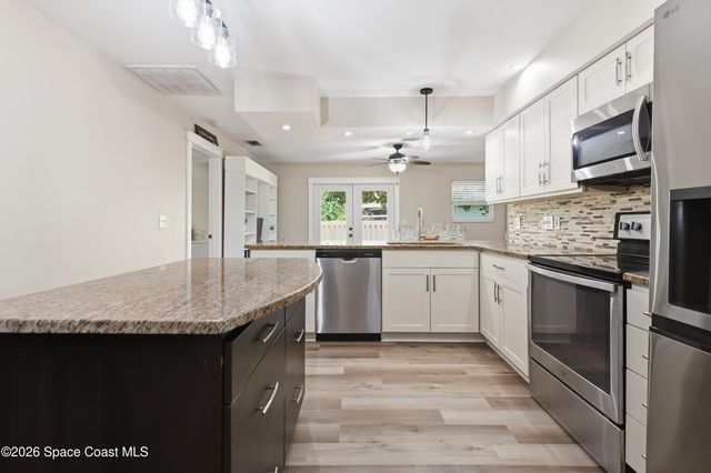 590 Auf Court NW, Palm Bay, FL 32907