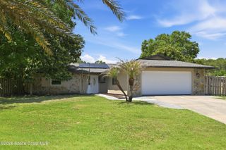 590 Auf Court NW, Palm Bay, FL 32907