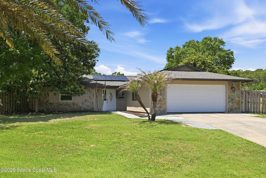 590 Auf Court NW, Palm Bay, FL 32907