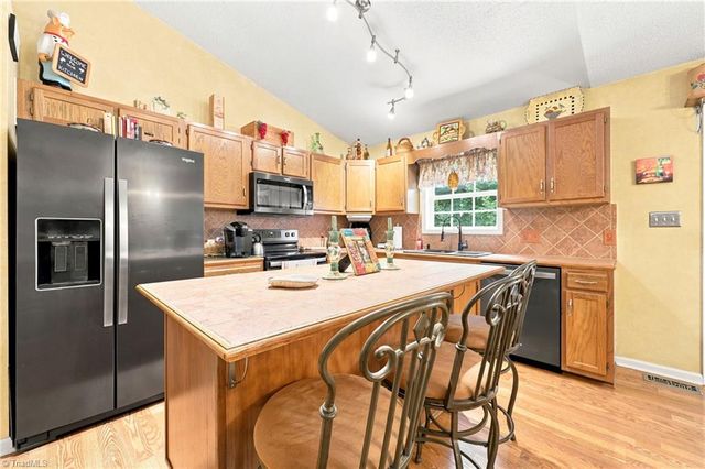 2109 Priya Street, Thomasville, NC 27360
