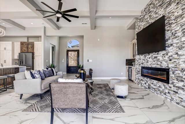 6304 Alderete Court NW, Albuquerque, NM 87120