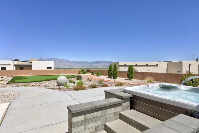 6304 Alderete Court NW, Albuquerque, NM 87120