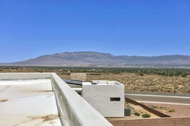 6304 Alderete Court NW, Albuquerque, NM 87120