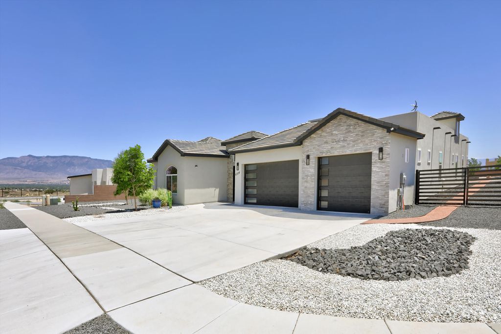 6304 Alderete Court NW, Albuquerque, NM 87120