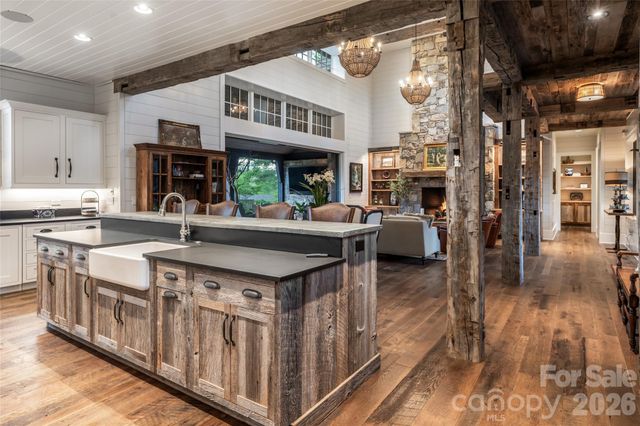 18 Fairsted Drive, Asheville, NC 28803