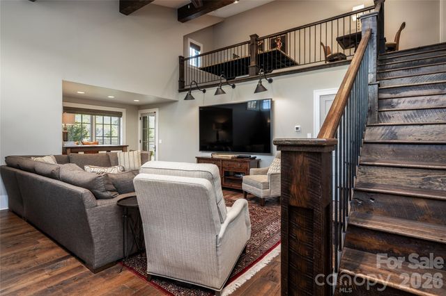 18 Fairsted Drive, Asheville, NC 28803