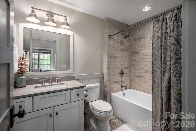 18 Fairsted Drive, Asheville, NC 28803