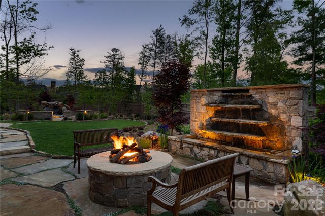 18 Fairsted Drive, Asheville, NC 28803