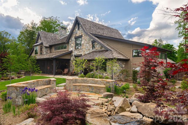 18 Fairsted Drive, Asheville, NC 28803