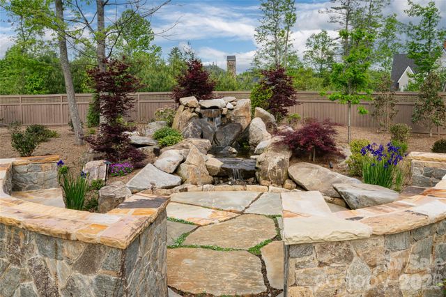 18 Fairsted Drive, Asheville, NC 28803