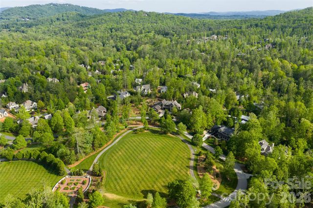 18 Fairsted Drive, Asheville, NC 28803