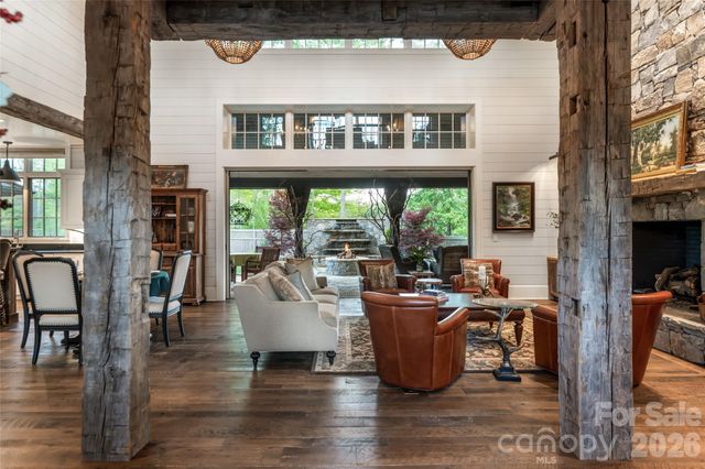 18 Fairsted Drive, Asheville, NC 28803