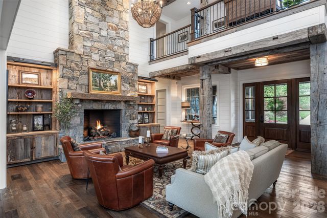 18 Fairsted Drive, Asheville, NC 28803