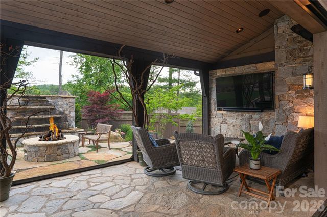 18 Fairsted Drive, Asheville, NC 28803