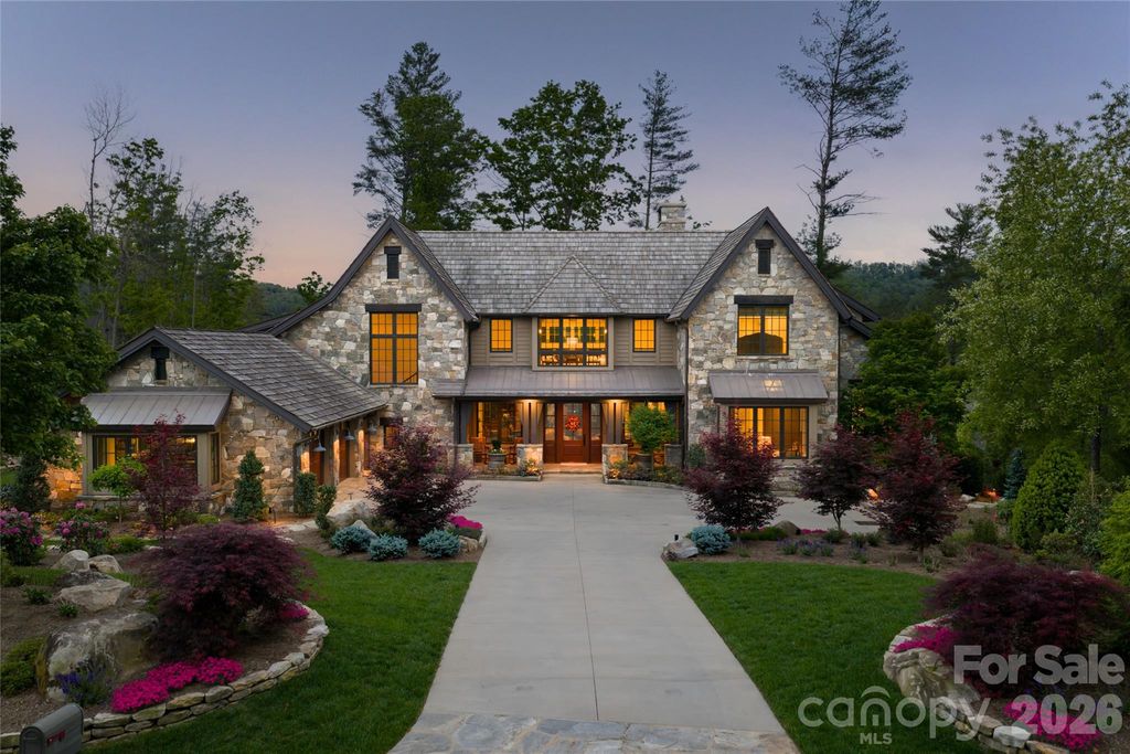 18 Fairsted Drive, Asheville, NC 28803