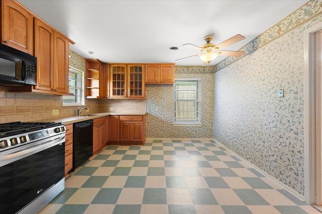 849 Berkinshire Drive, Dallas, TX 75218