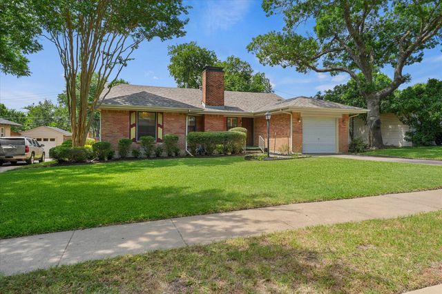 849 Berkinshire Drive, Dallas, TX 75218