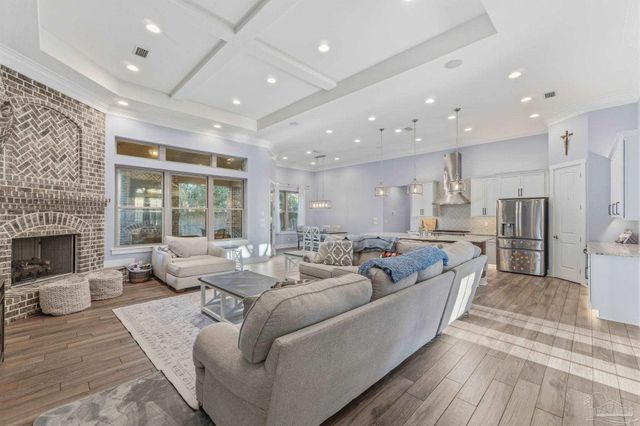 2018 Rambling Oaks Dr, Cantonment, FL 32533