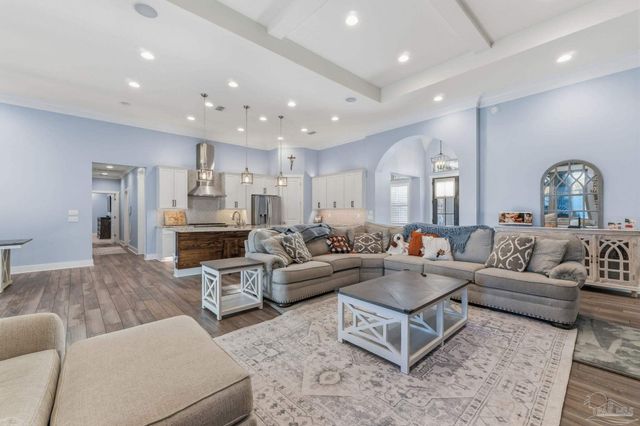 2018 Rambling Oaks Dr, Cantonment, FL 32533