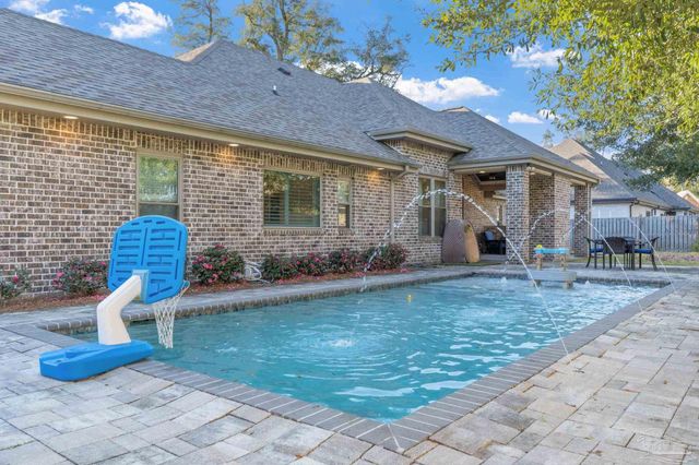 2018 Rambling Oaks Dr, Cantonment, FL 32533