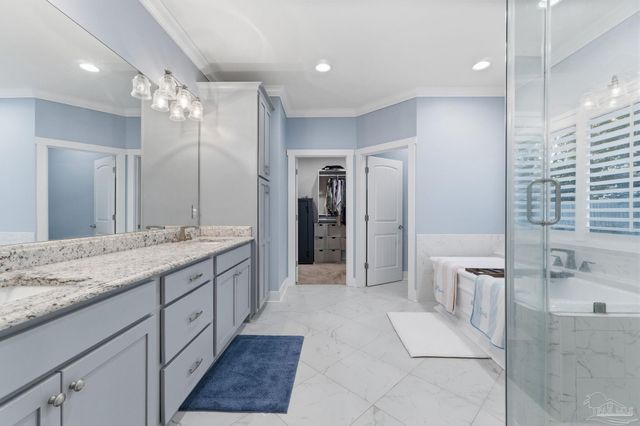 2018 Rambling Oaks Dr, Cantonment, FL 32533