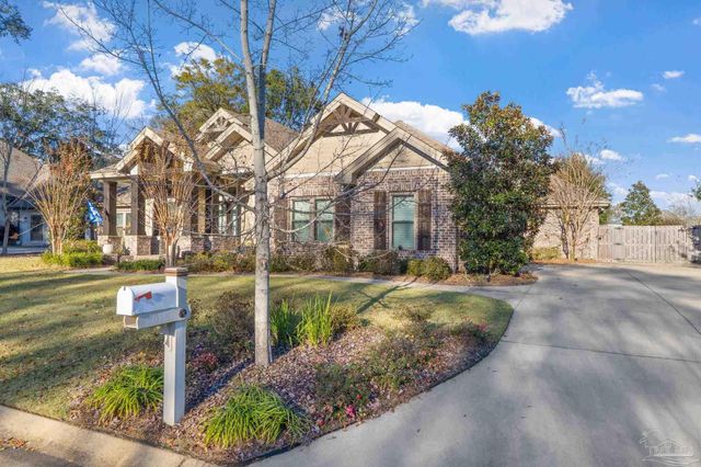 2018 Rambling Oaks Dr, Cantonment, FL 32533