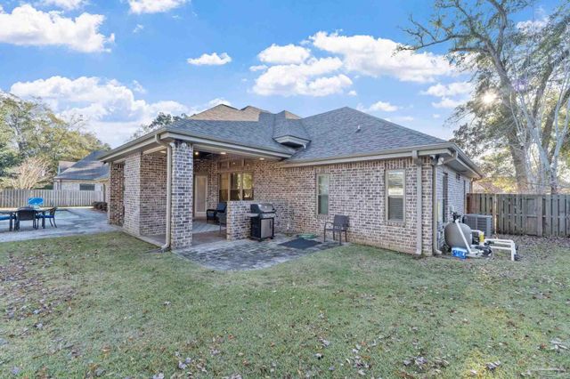 2018 Rambling Oaks Dr, Cantonment, FL 32533