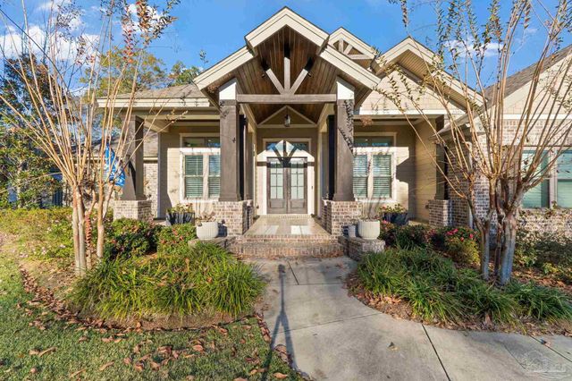 2018 Rambling Oaks Dr, Cantonment, FL 32533