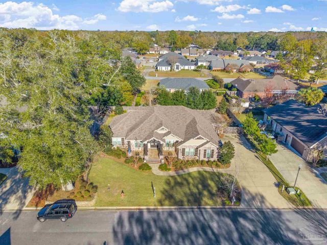 2018 Rambling Oaks Dr, Cantonment, FL 32533