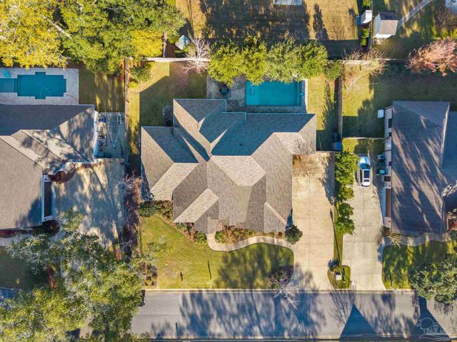 2018 Rambling Oaks Dr, Cantonment, FL 32533