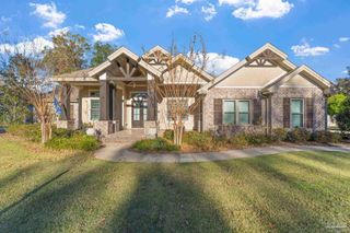 2018 Rambling Oaks Dr, Cantonment, FL 32533