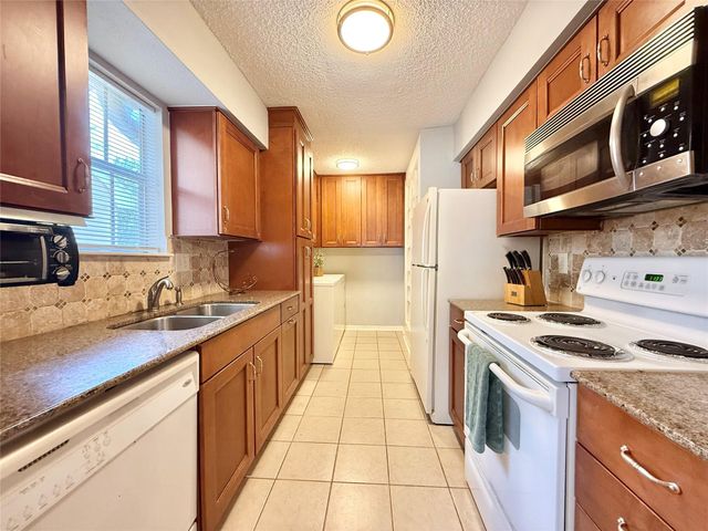 2800 Jeanetta Street 2810, Houston, TX 77063