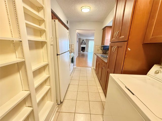 2800 Jeanetta Street 2810, Houston, TX 77063