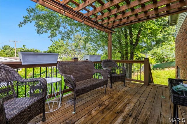11201 Trieste Drive, St Louis, MO 63146