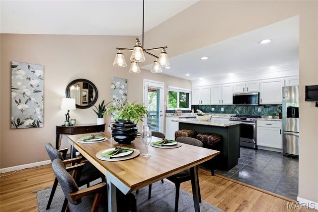 11201 Trieste Drive, St Louis, MO 63146