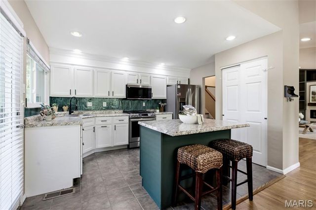 11201 Trieste Drive, St Louis, MO 63146