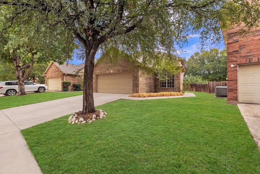 5448 Pecan Creek Circle, Fort Worth, TX 76244 — exterior