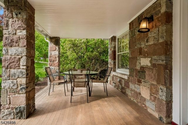 24 Mayhew Dr, South Orange Village Twp., NJ 07079