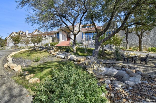 17050 Sunridge Pt, Helotes, TX 78023