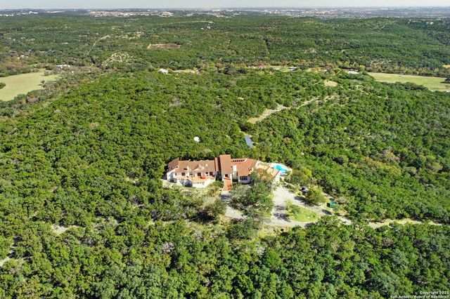 17050 Sunridge Pt, Helotes, TX 78023