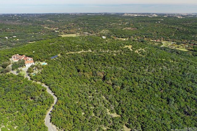 17050 Sunridge Pt, Helotes, TX 78023