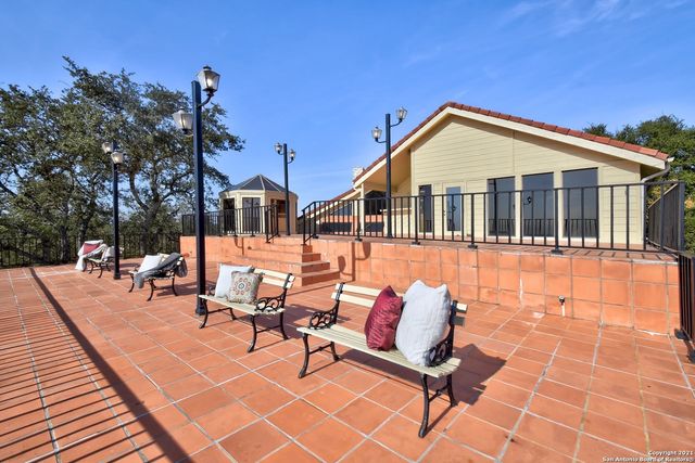 17050 Sunridge Pt, Helotes, TX 78023