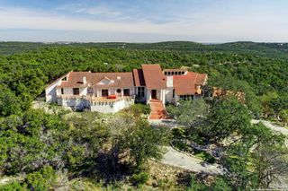 17050 Sunridge Pt, Helotes, TX 78023