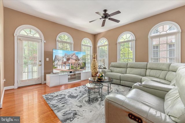 12810 FALCON WOOD PL, Fairfax, VA 22033